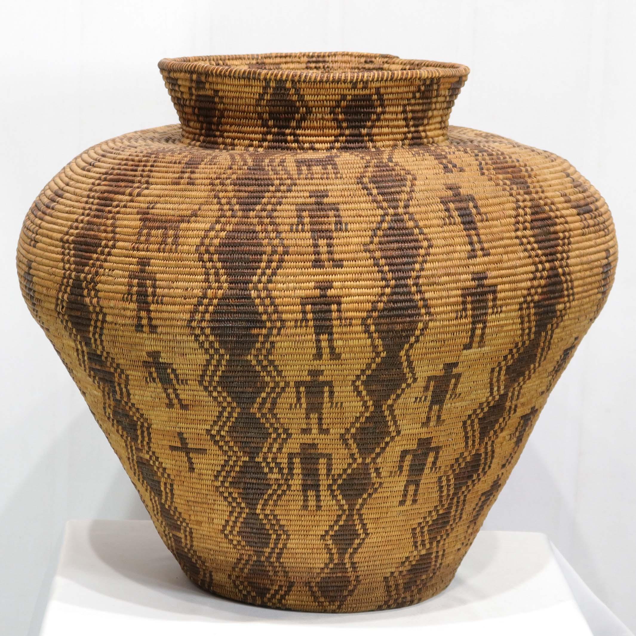 1910 Figured Apache Olla