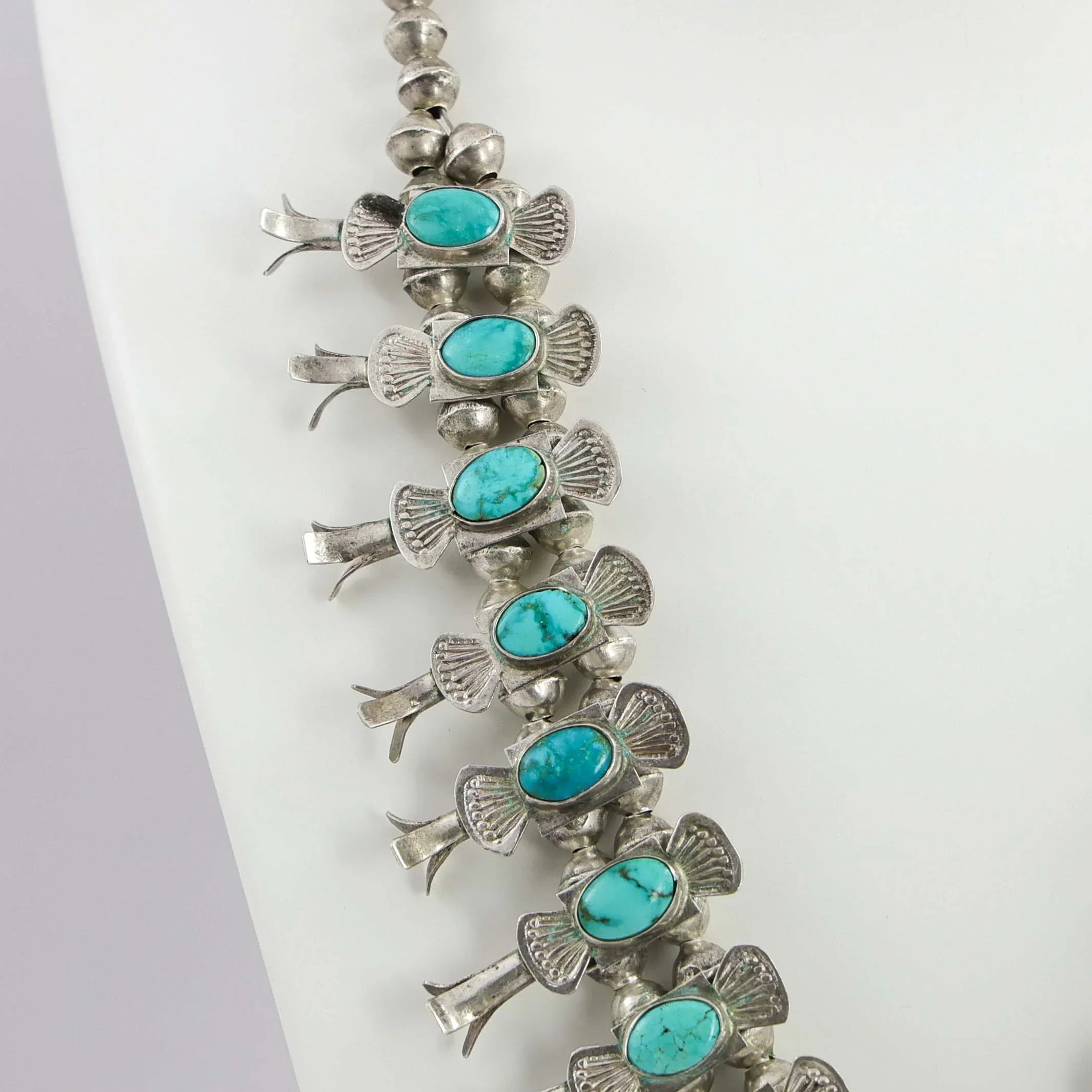 1930s Box Bow Squash Blossom - Image 3