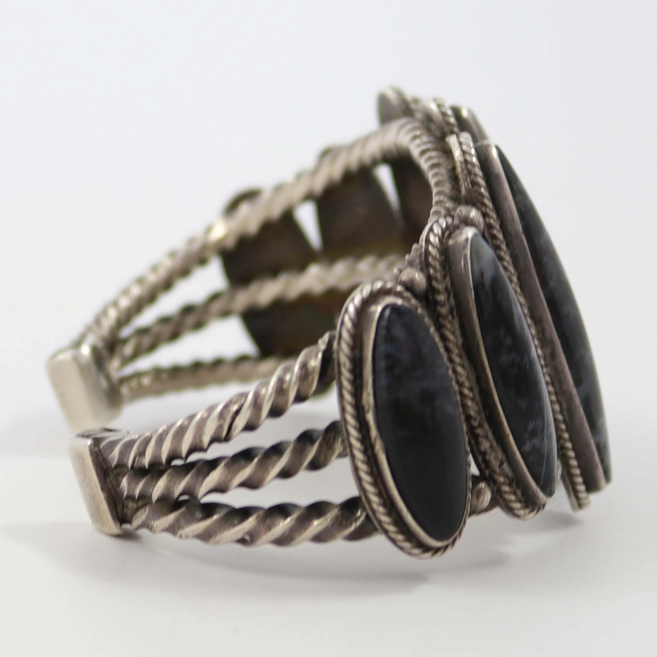 1940s Agate Row Bracelet - Image 3