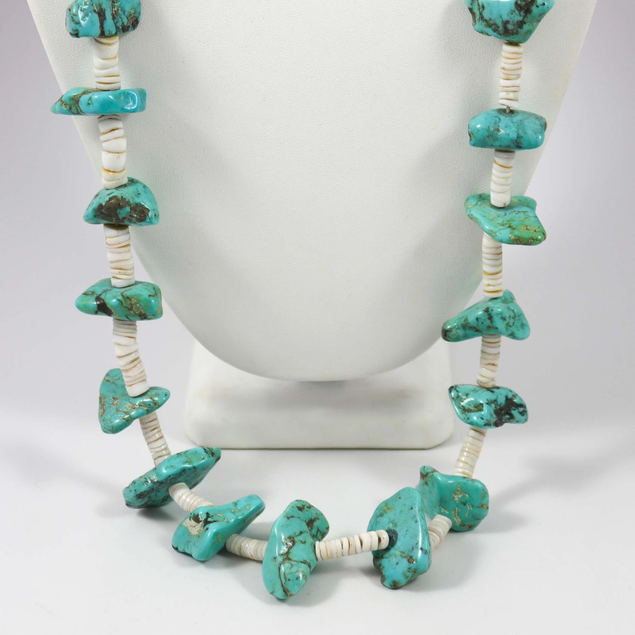 1940s Turquoise and Shell Necklace - Image 2