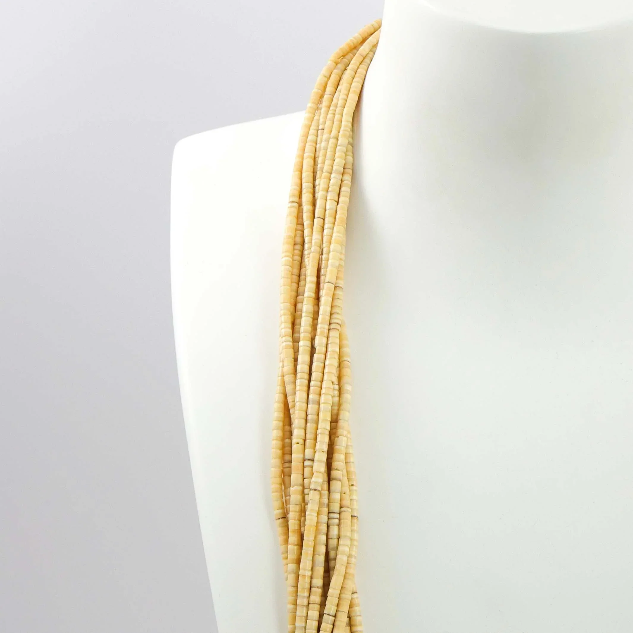 1970s Melon Shell Necklace - Image 3