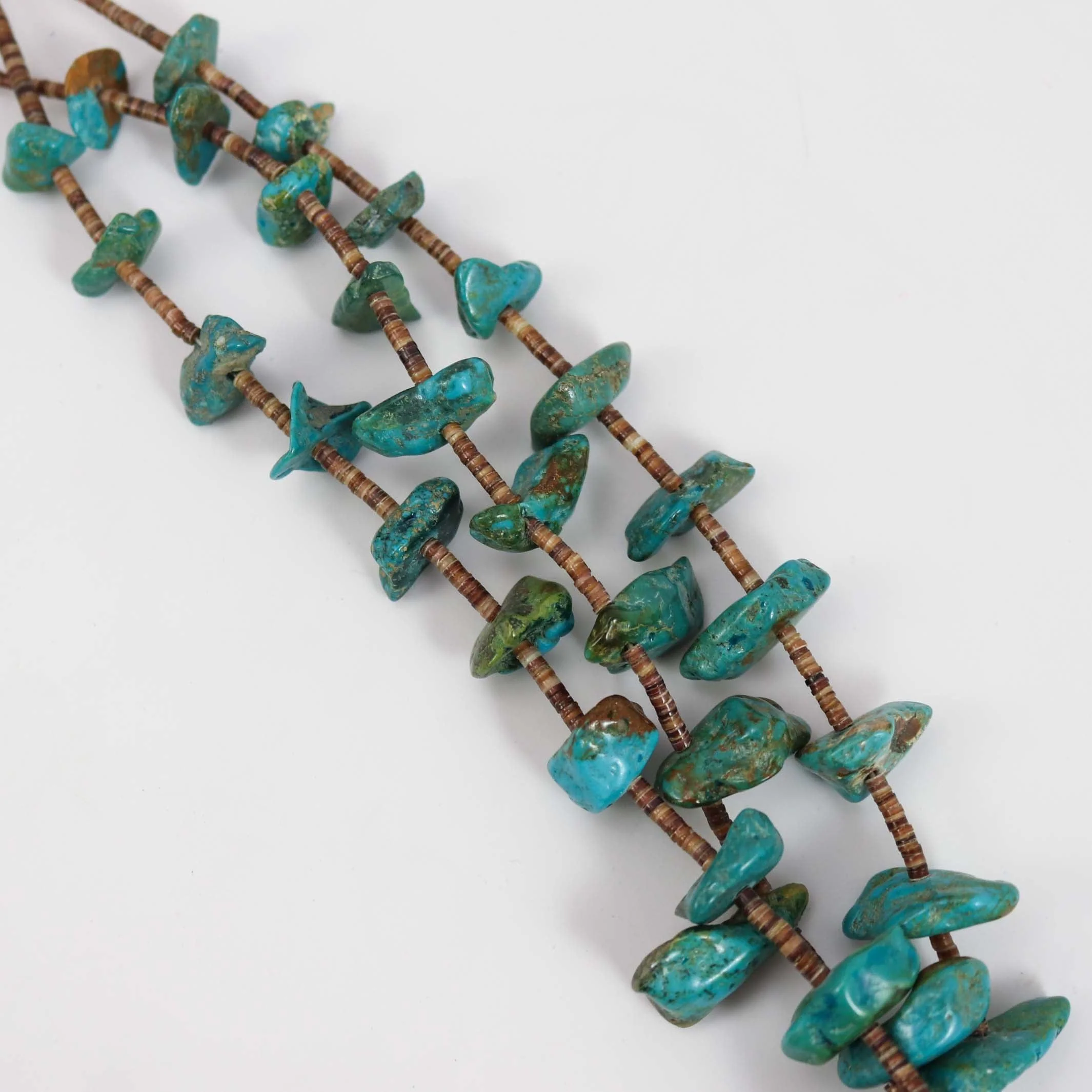1970s Turquoise and Shell Necklace - Image 4