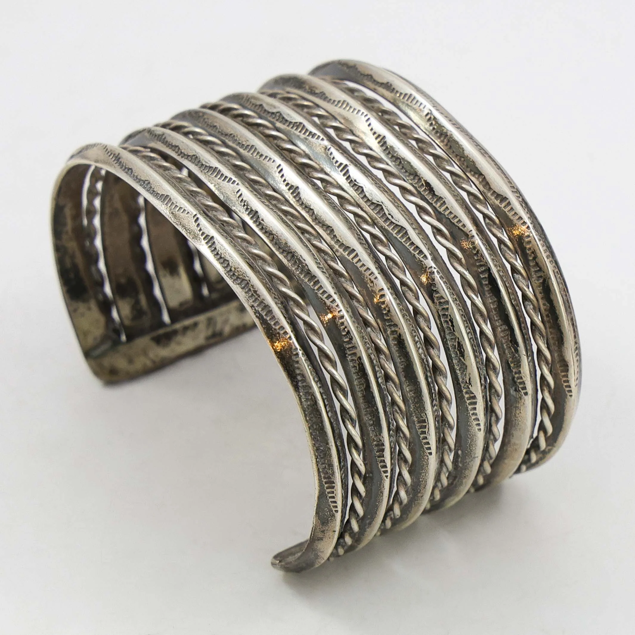 1970s Twisted Wire Cuff - Image 3
