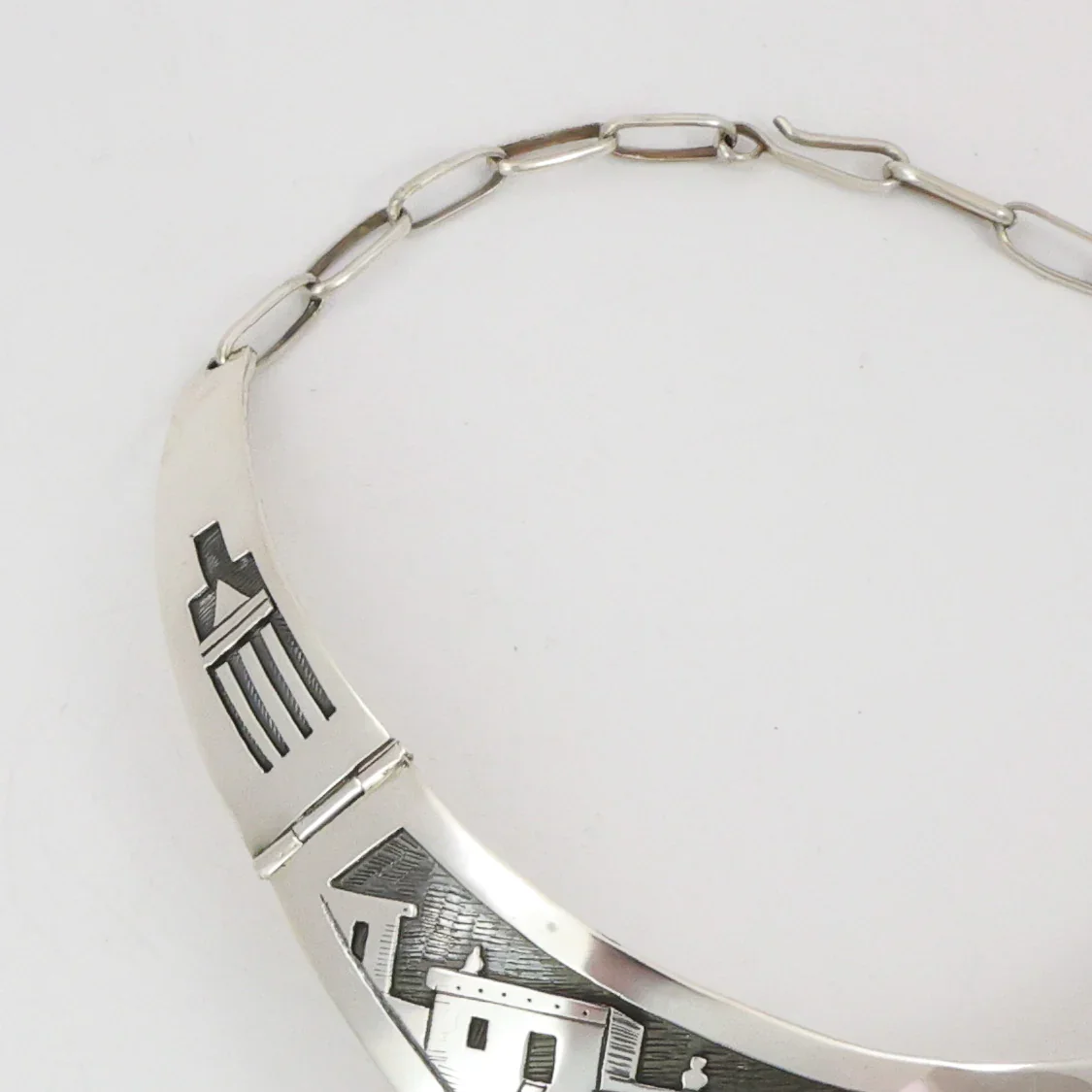 1970s Village Scene Collar Necklace - Image 3