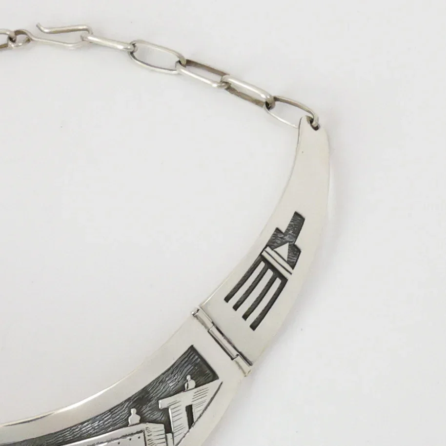 1970s Village Scene Collar Necklace - Image 4