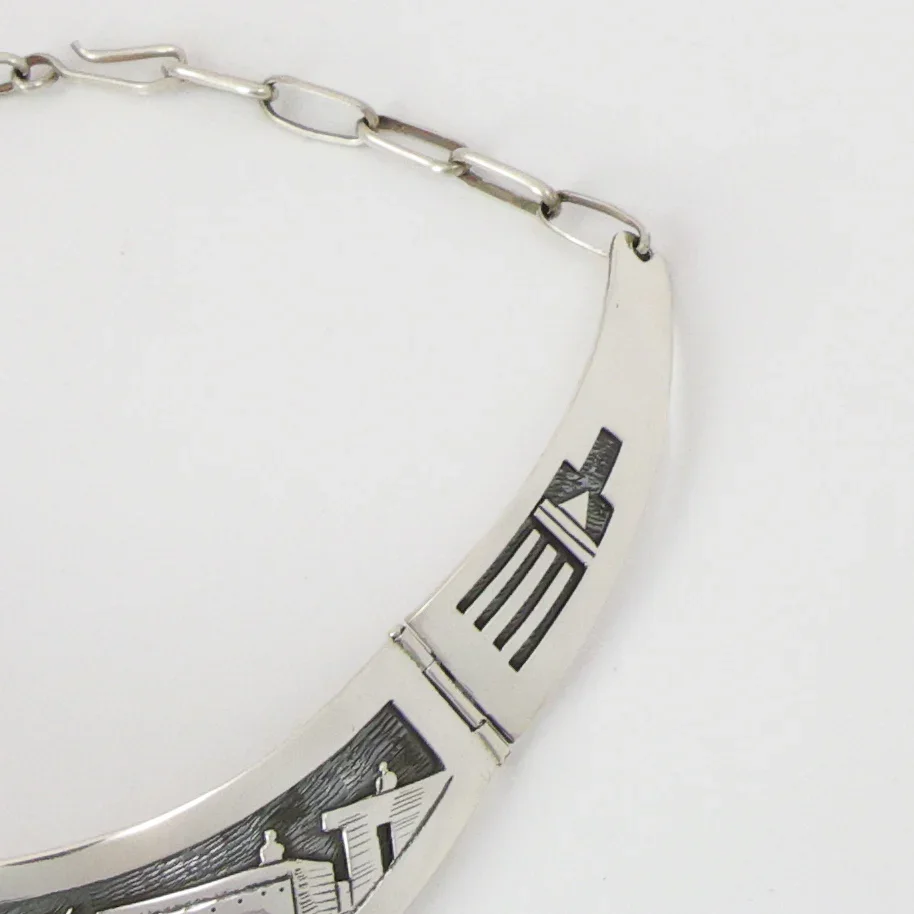 1970s Village Scene Collar Necklace - Image 5