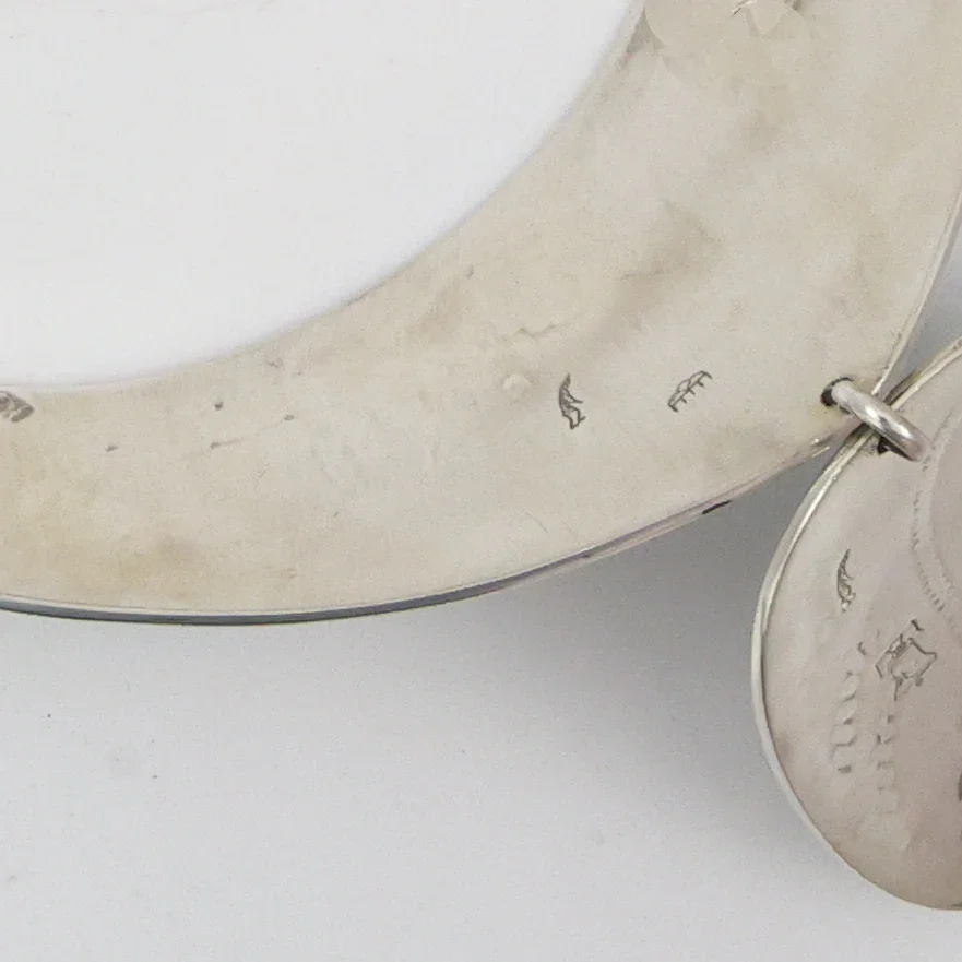1970s Village Scene Collar Necklace - Image 9