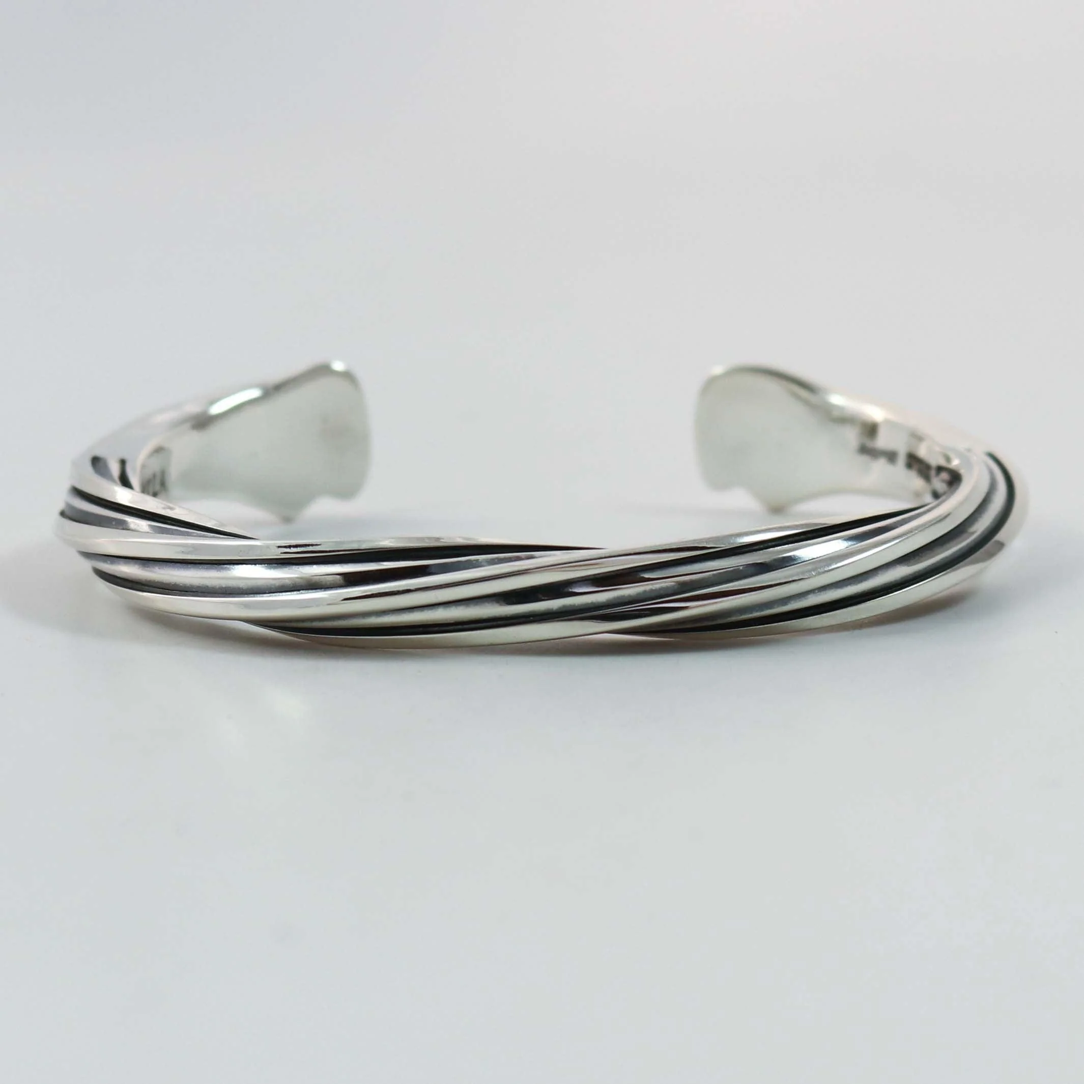 Beveled Twist Cuff - Image 2