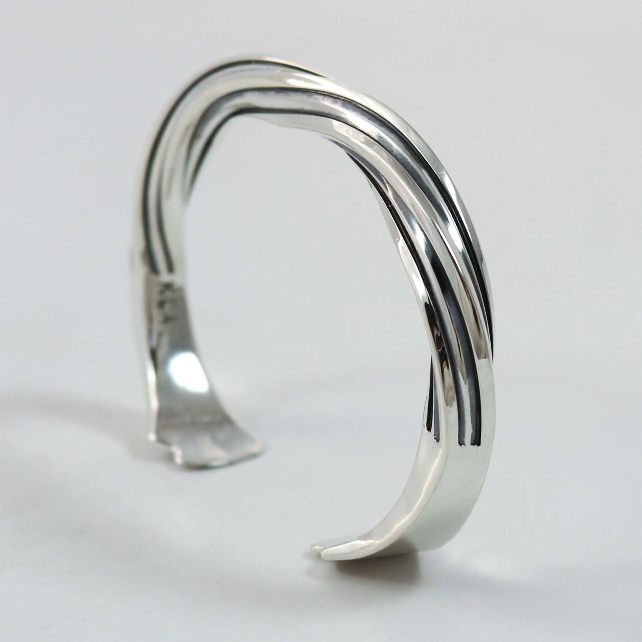Beveled Twist Cuff - Image 3