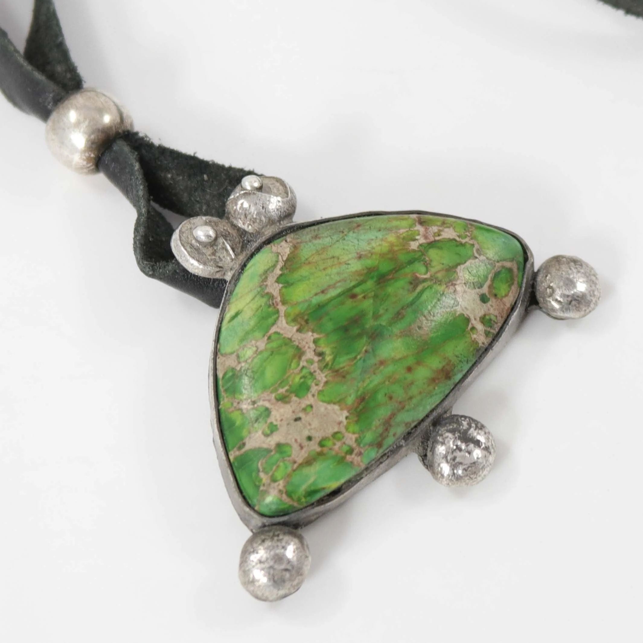 Gaspeite Bug Pendant - Image 3