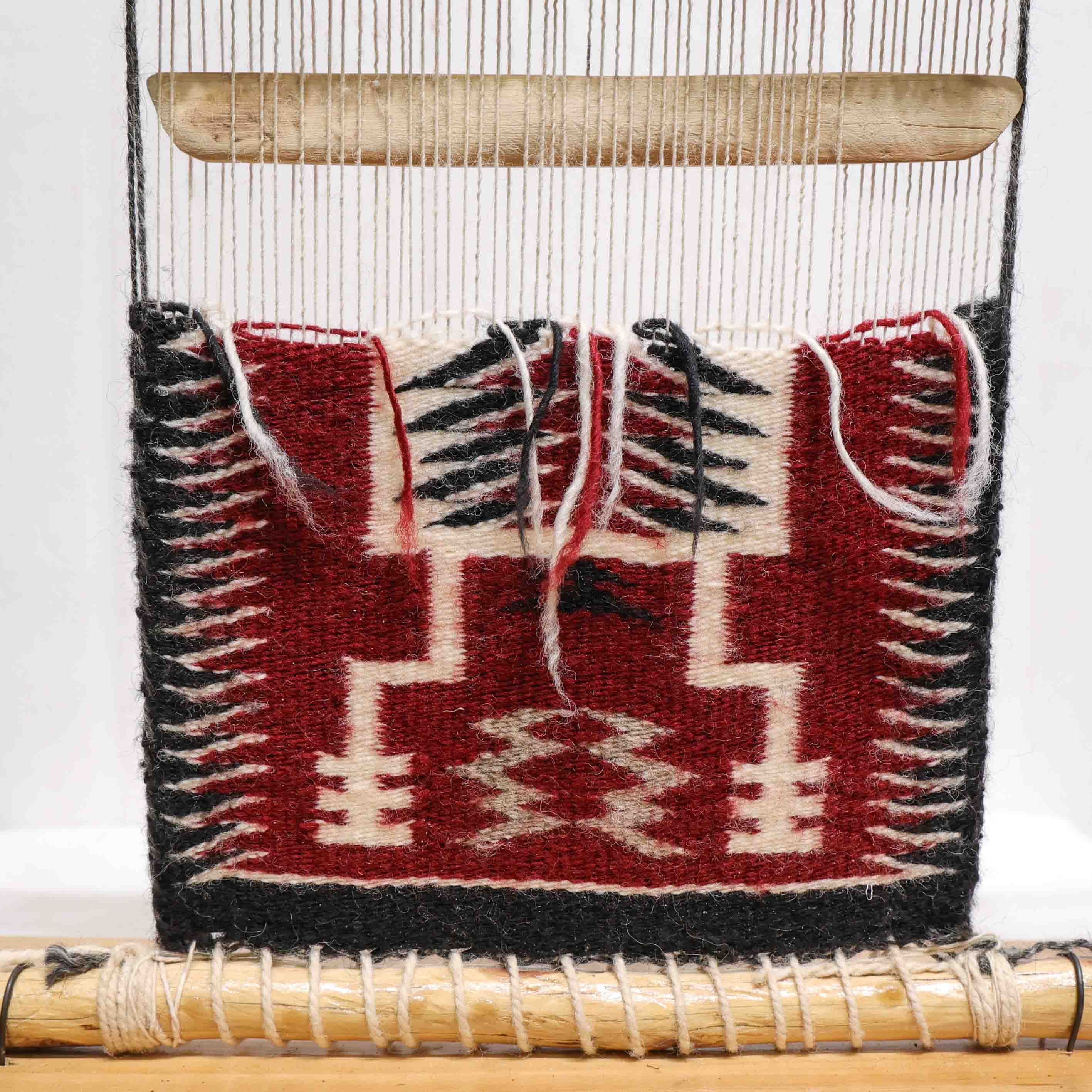 Navajo Loom - Image 4
