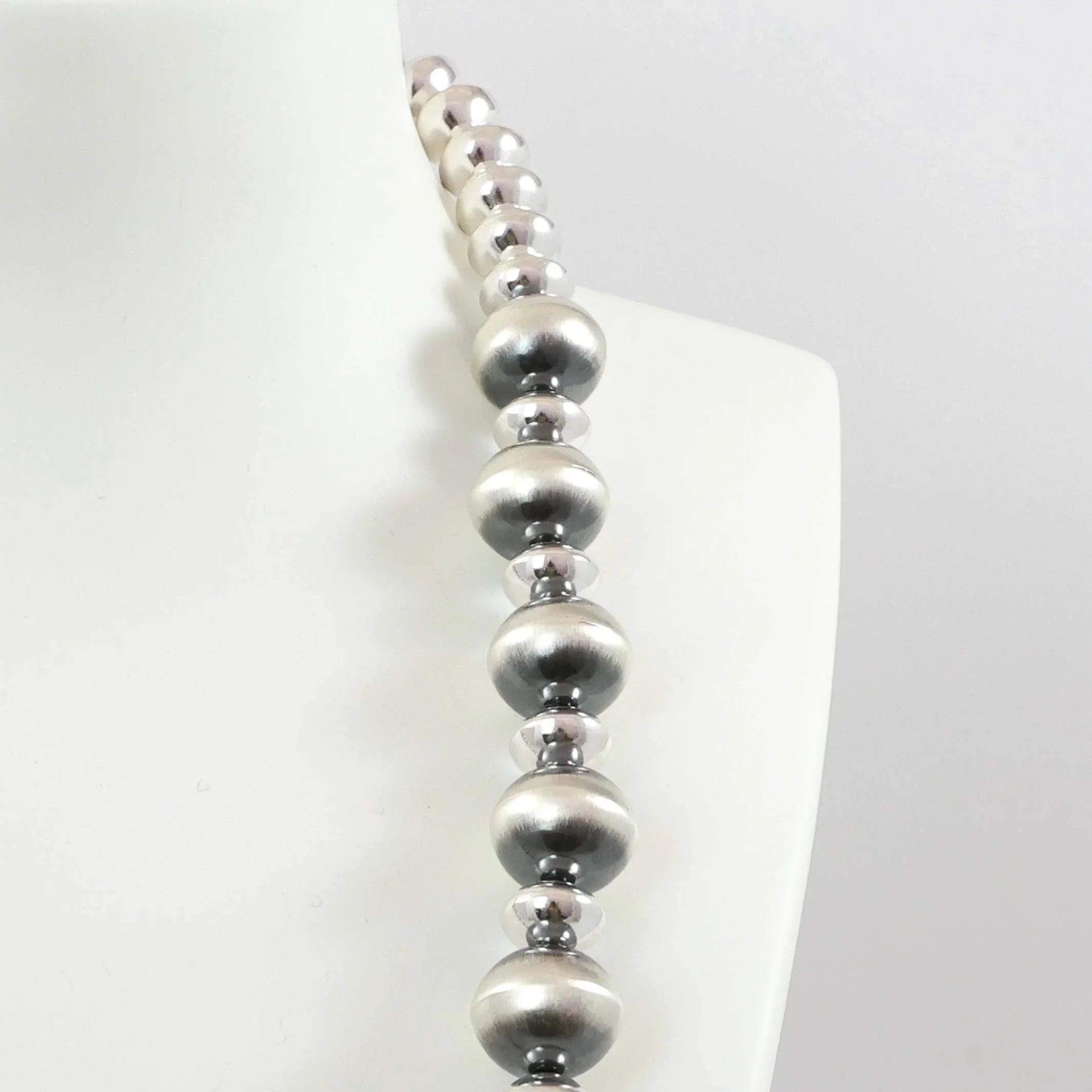Navajo Pearl Necklace - Image 4