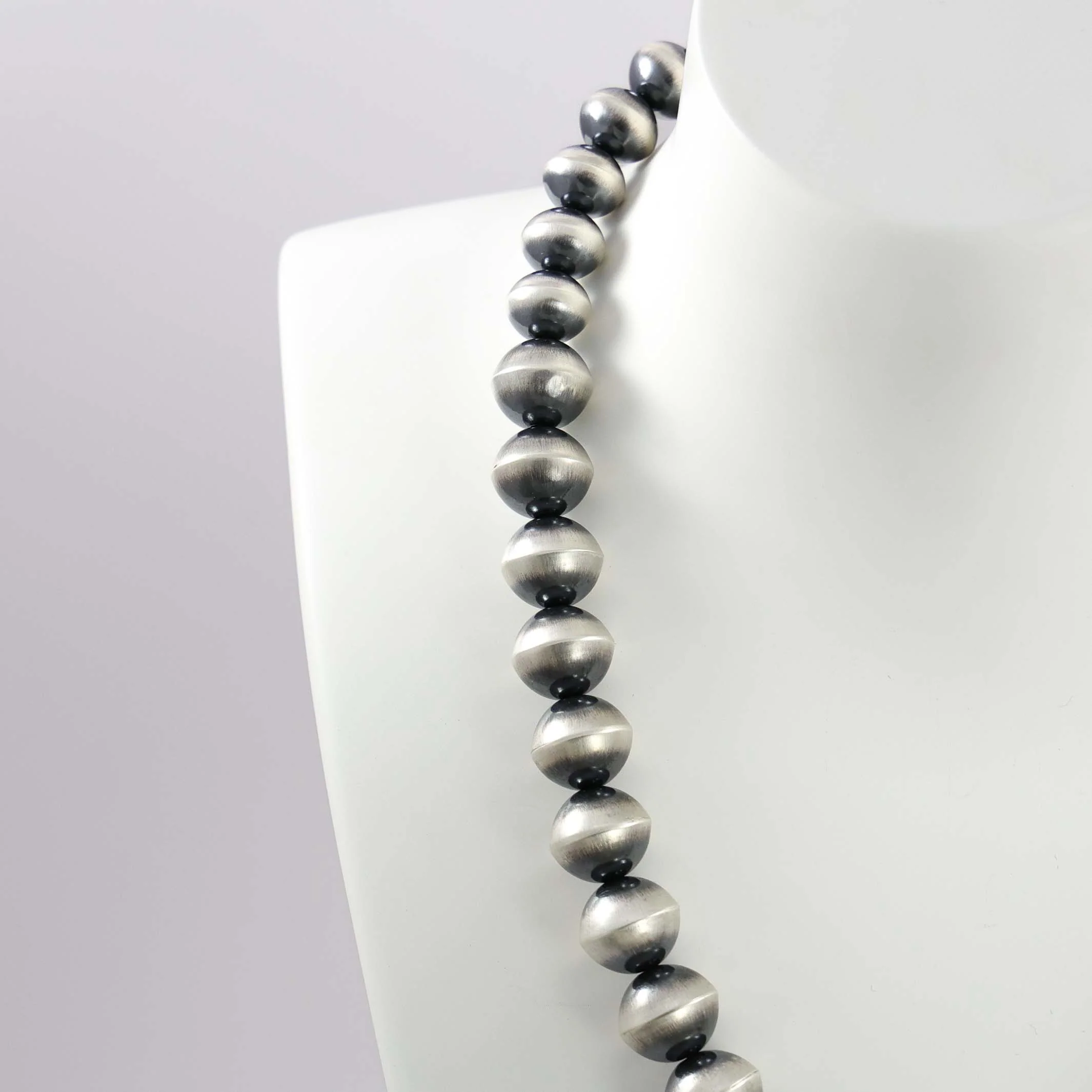 Navajo Pearl Necklace - Image 3