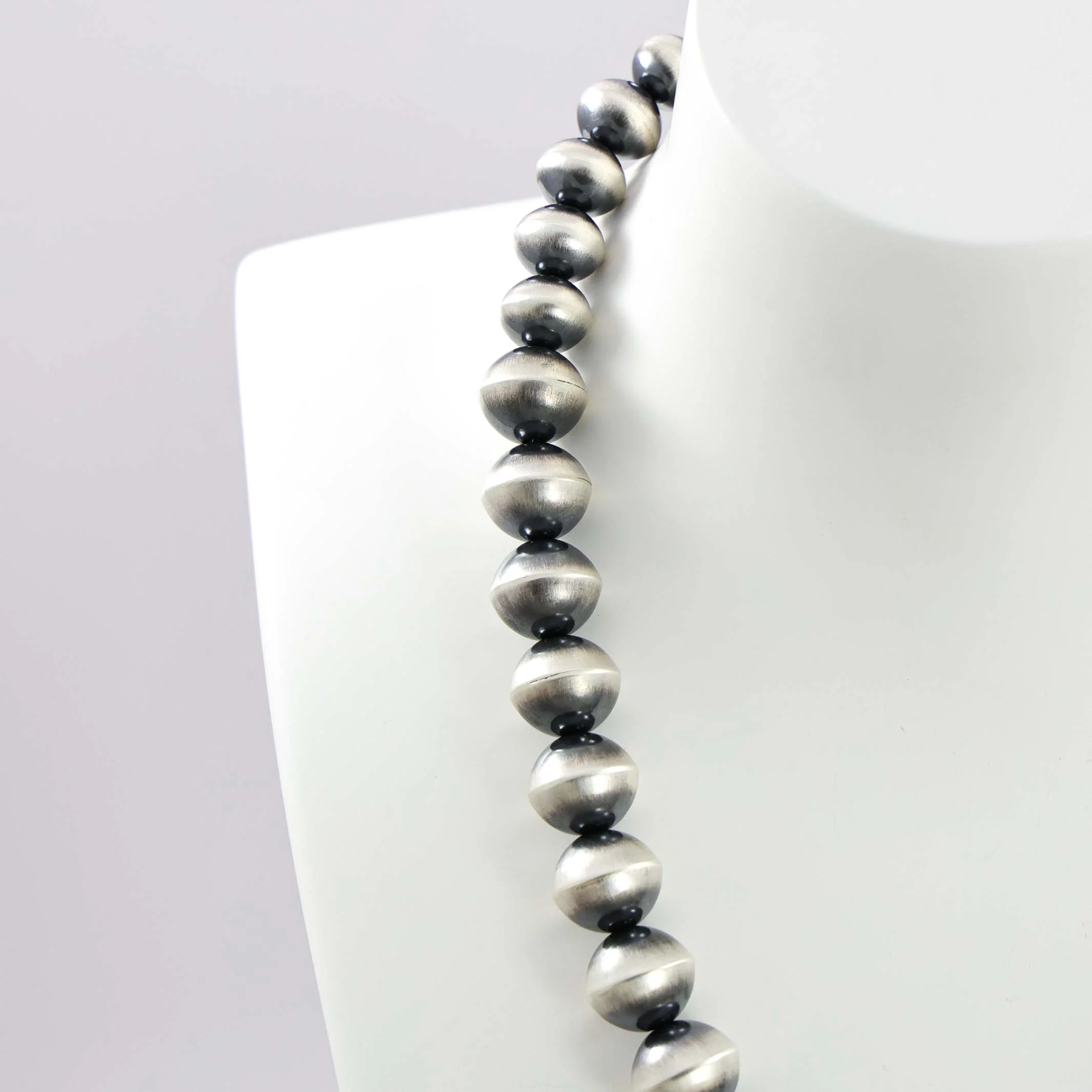Navajo Pearl Necklace - Image 3