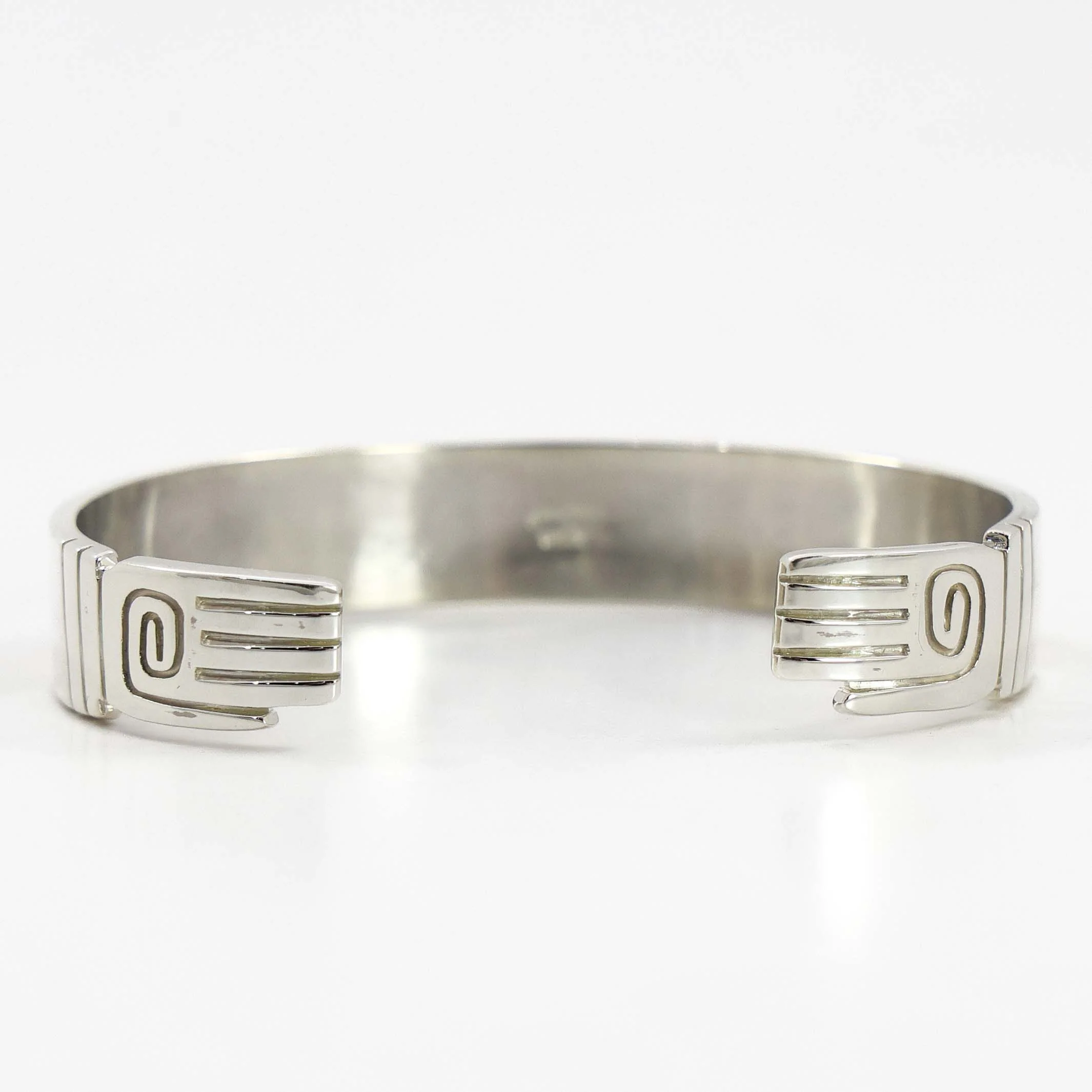 Navajo Storyteller Cuff - Image 4