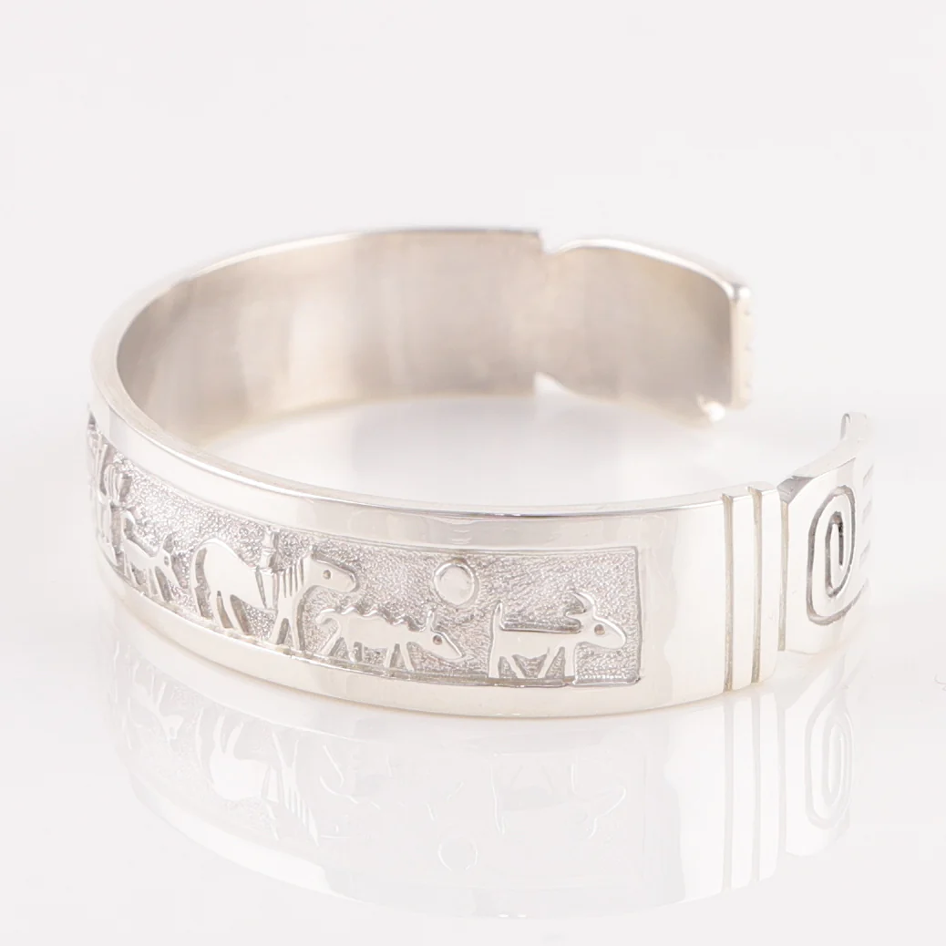 Navajo Storyteller Cuff - Image 3