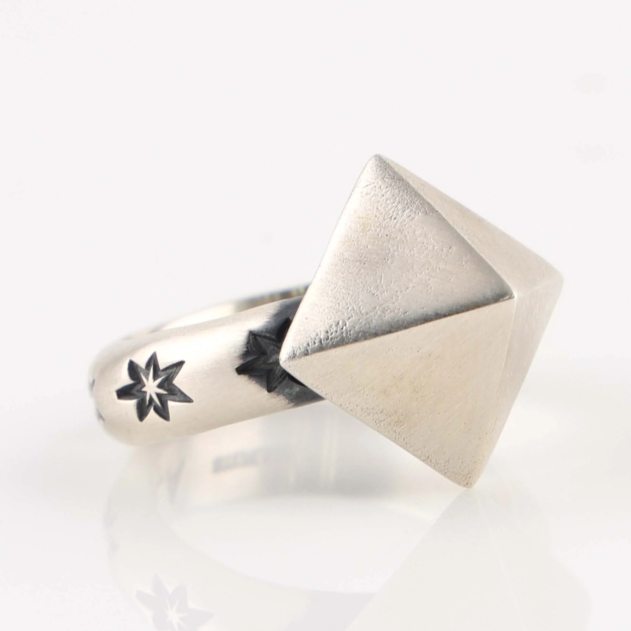 Pyramid Ring