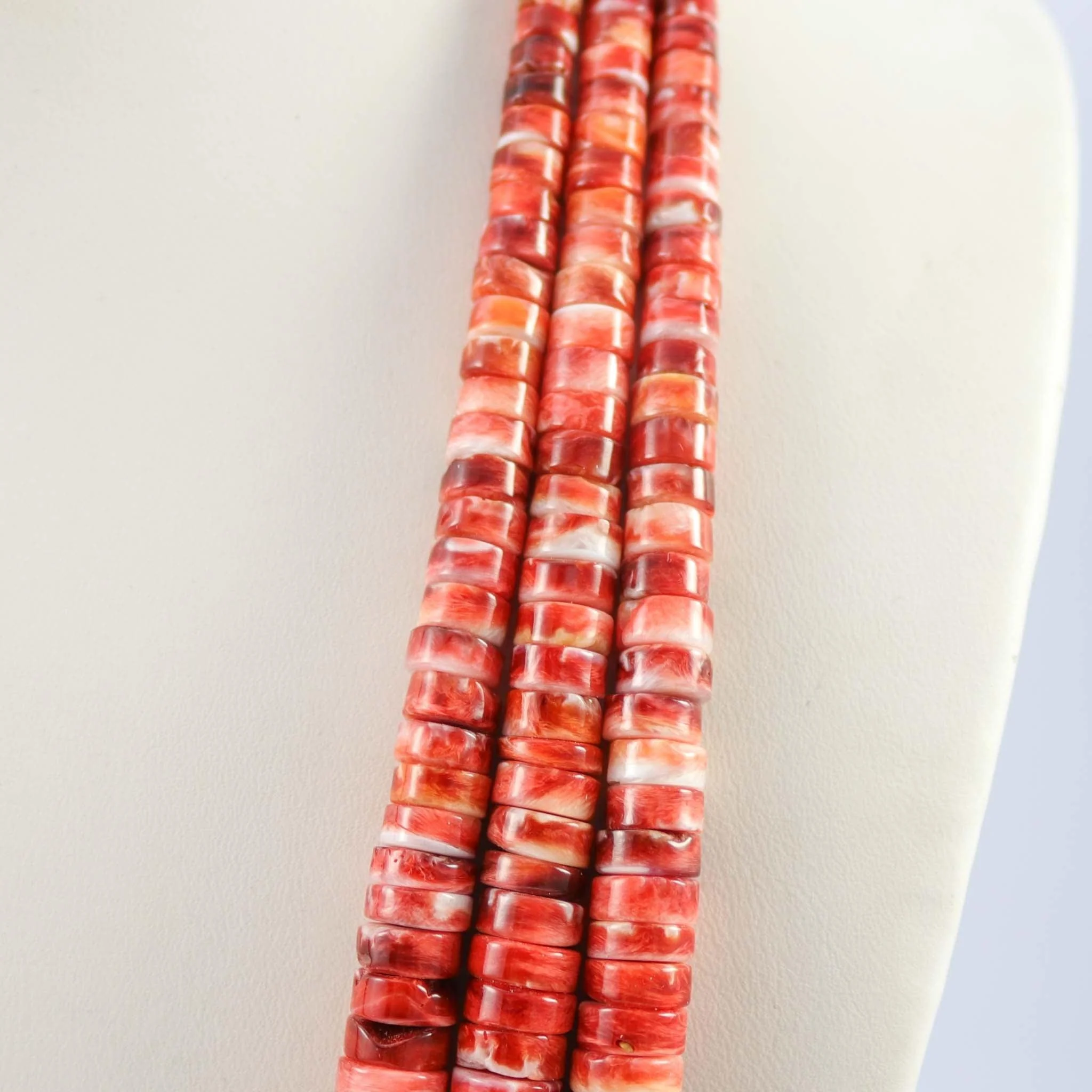 Spiny Oyster Shell Necklace - Image 3