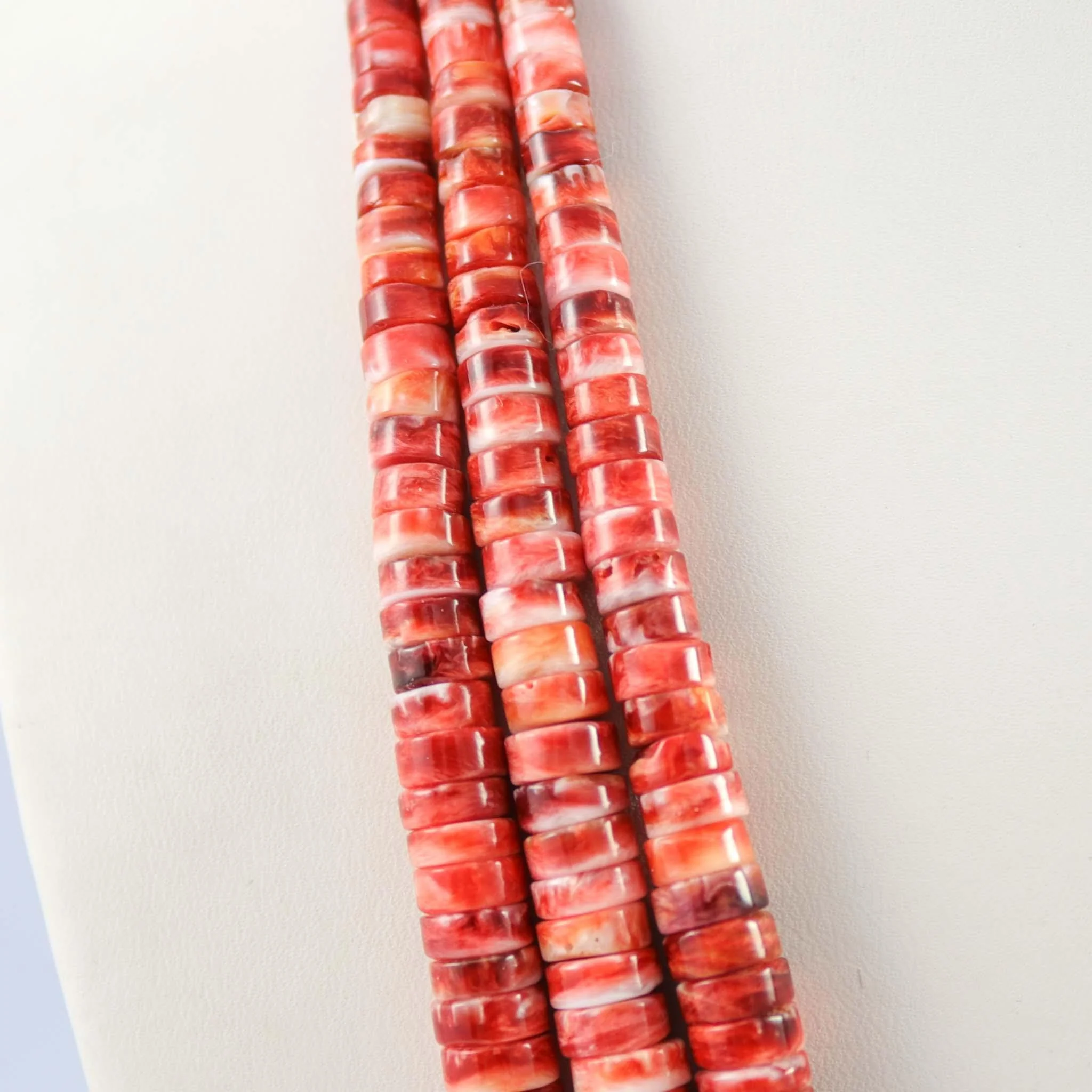 Spiny Oyster Shell Necklace - Image 4