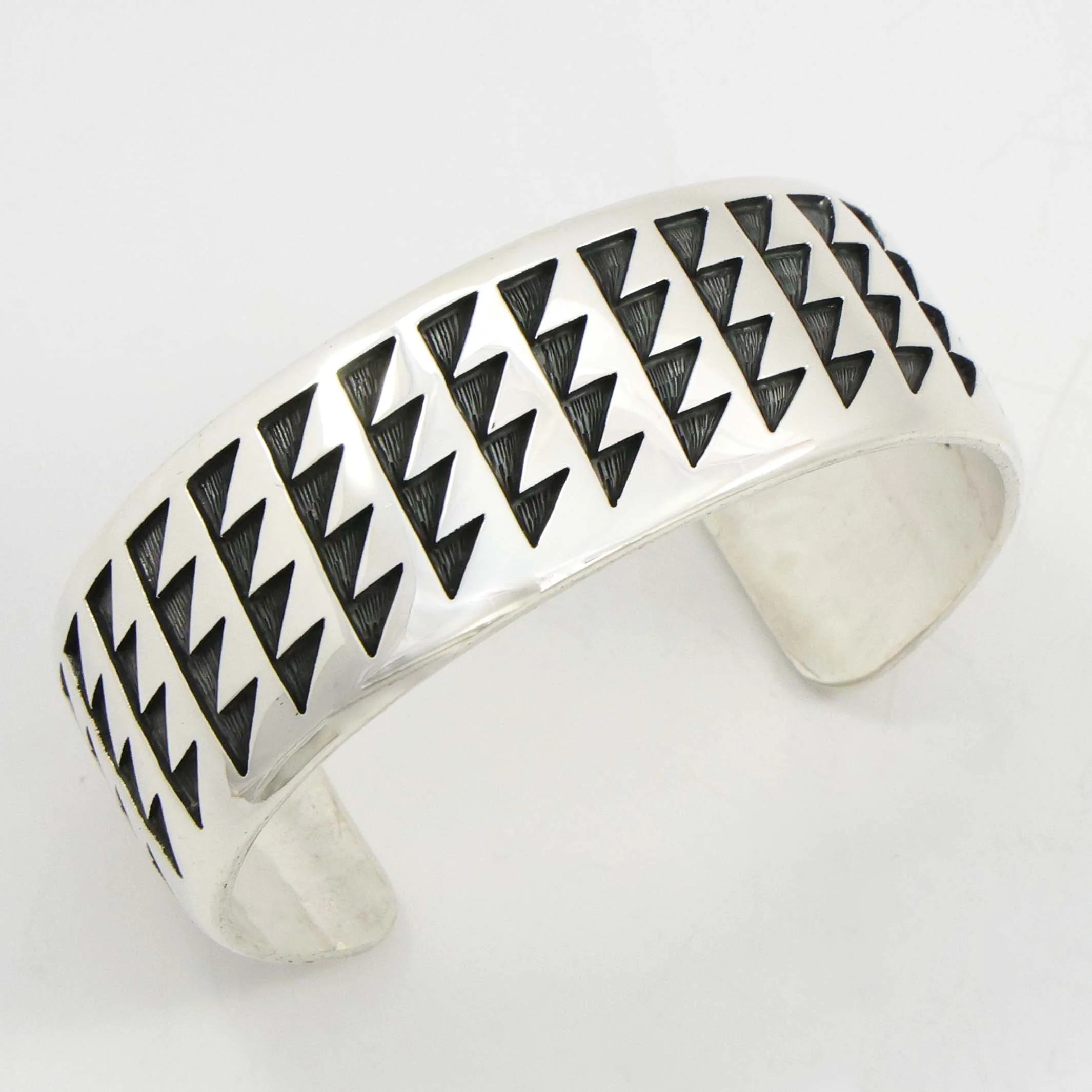 Trickling Water Cuff